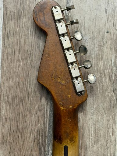 SQUIER CV 50s STRAT HT MN PPG SHP / 2 TONE SUNBURST SQUIER CV 50s STRAT HT MN PPG SHP / 2 TONE SUNBURST