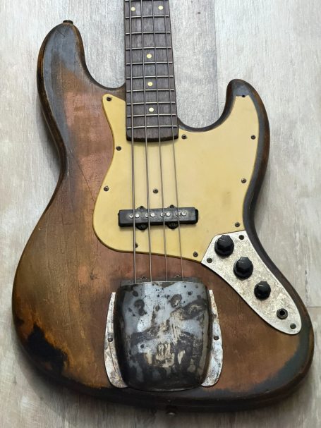 Fender Jazz Bass - Sunburst - Master Build Relic