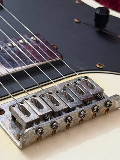 SQUIER THINLINE 70'S / CUSTOM AGED WHITE SQUIER THINLINE 70'S / CUSTOM AGED WHITE
