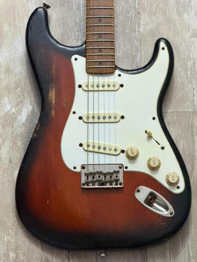 SQUIER CV 50s STRAT HT MN PPG SHP / 2 TONE SUNBURST SQUIER CV 50s STRAT HT MN PPG SHP / 2 TONE SUNBURST