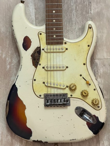 Oquan Stratocaster - Cream Over Sunburst - Master Build Relic