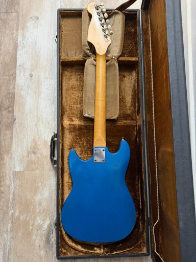 COMPETITION MUSTANG - MIJ 70'S / CUSTOM LAKE PLACID BLUE COMPETITION MUSTANG - MIJ 70'S / CUSTOM LAKE PLACID BLUE