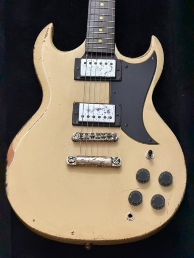 SILVERTONE SG / AGED WHITE