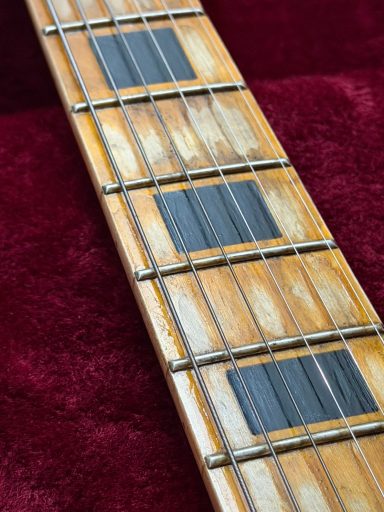 SQUIER THINLINE 70'S / CUSTOM AGED WHITE SQUIER THINLINE 70'S / CUSTOM AGED WHITE