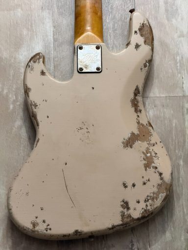 EKO 5 STRING JAZZ BASS / DESERT SAND EKO 5 STRING JAZZ BASS / DESERT SAND