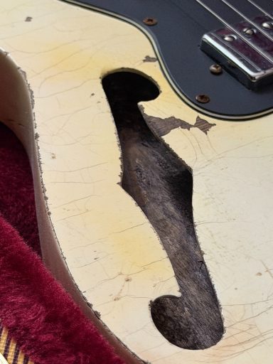 SQUIER THINLINE 70'S / CUSTOM AGED WHITE SQUIER THINLINE 70'S / CUSTOM AGED WHITE
