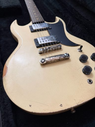 SILVERTONE SG / AGED WHITE