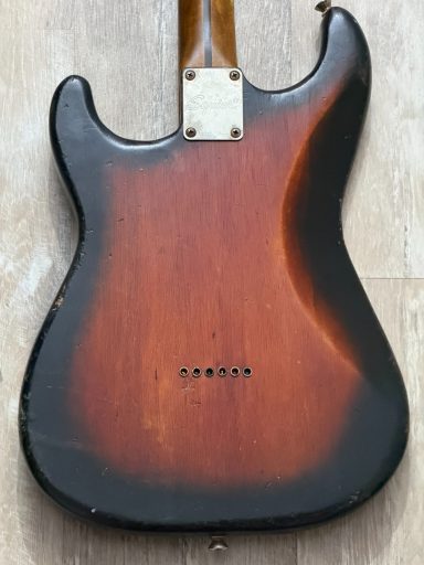 SQUIER CV 50s STRAT HT MN PPG SHP / 2 TONE SUNBURST SQUIER CV 50s STRAT HT MN PPG SHP / 2 TONE SUNBURST
