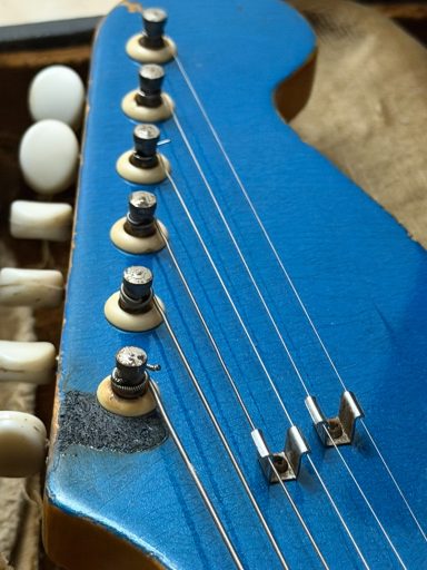COMPETITION MUSTANG - MIJ 70'S / CUSTOM LAKE PLACID BLUE COMPETITION MUSTANG - MIJ 70'S / CUSTOM LAKE PLACID BLUE